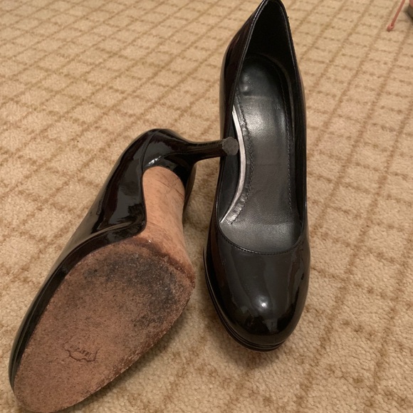 Stuart Weitzman patent leather pumps - Picture 3 of 3